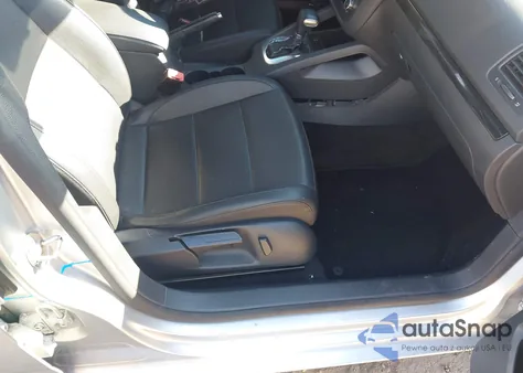 2010 Volkswagen Jetta Se z USA, uszkodzony, nr VIN 3VWRZ7AJ4AM013567